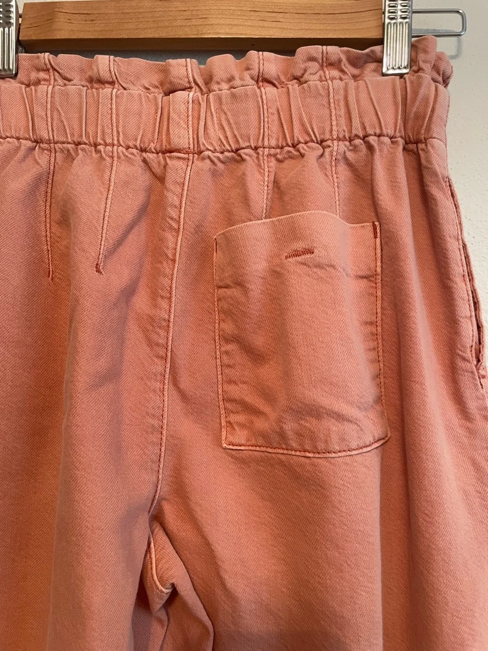 Pilcro Wide-Leg Cropped Pants in Dusty Peach